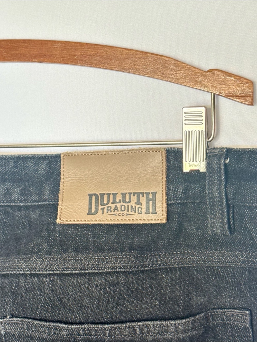 Duluth Trading Co Men’s Dark Indigo Straight Jeans Firehose Trim Inside 35x30